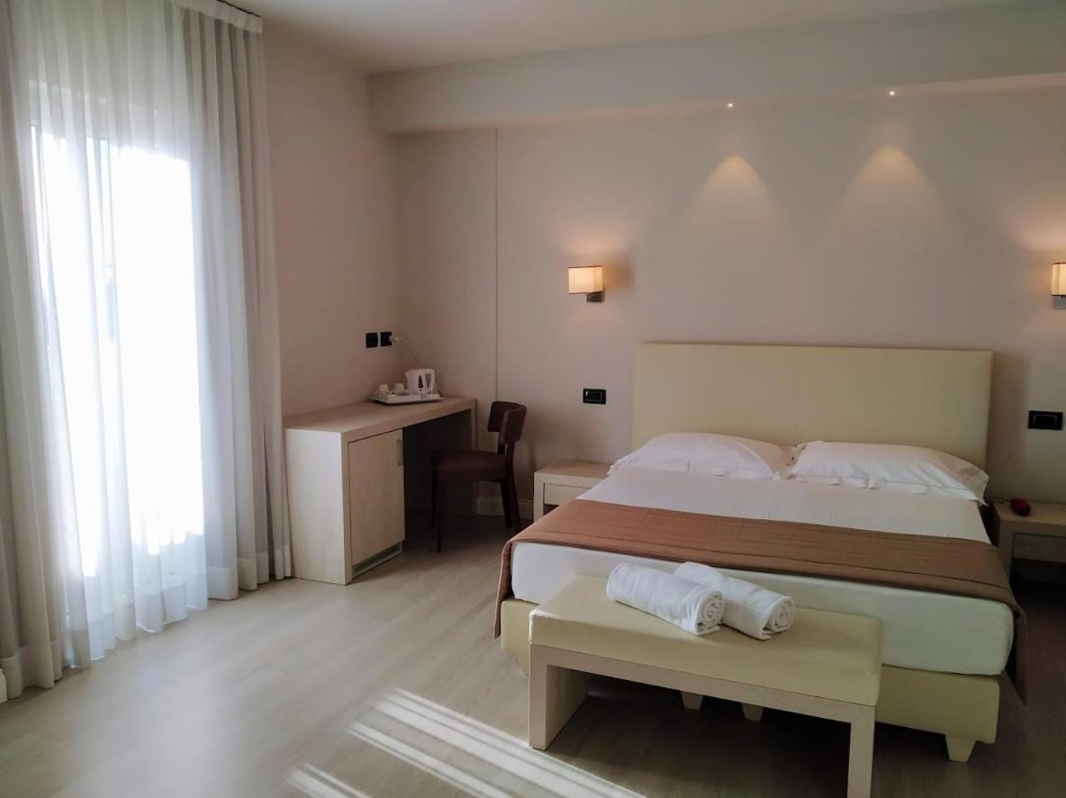 Hotel Villa Barsanti П'єтразанта Екстер'єр фото