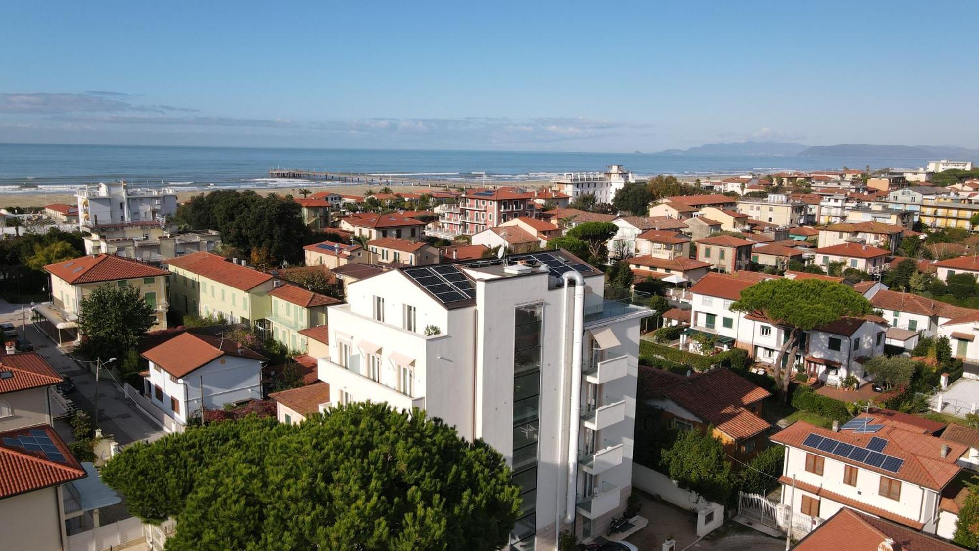 Hotel Villa Barsanti П'єтразанта Екстер'єр фото