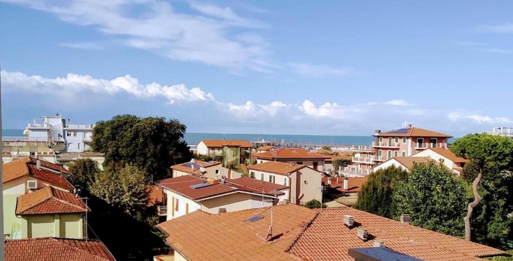 Hotel Villa Barsanti П'єтразанта Екстер'єр фото