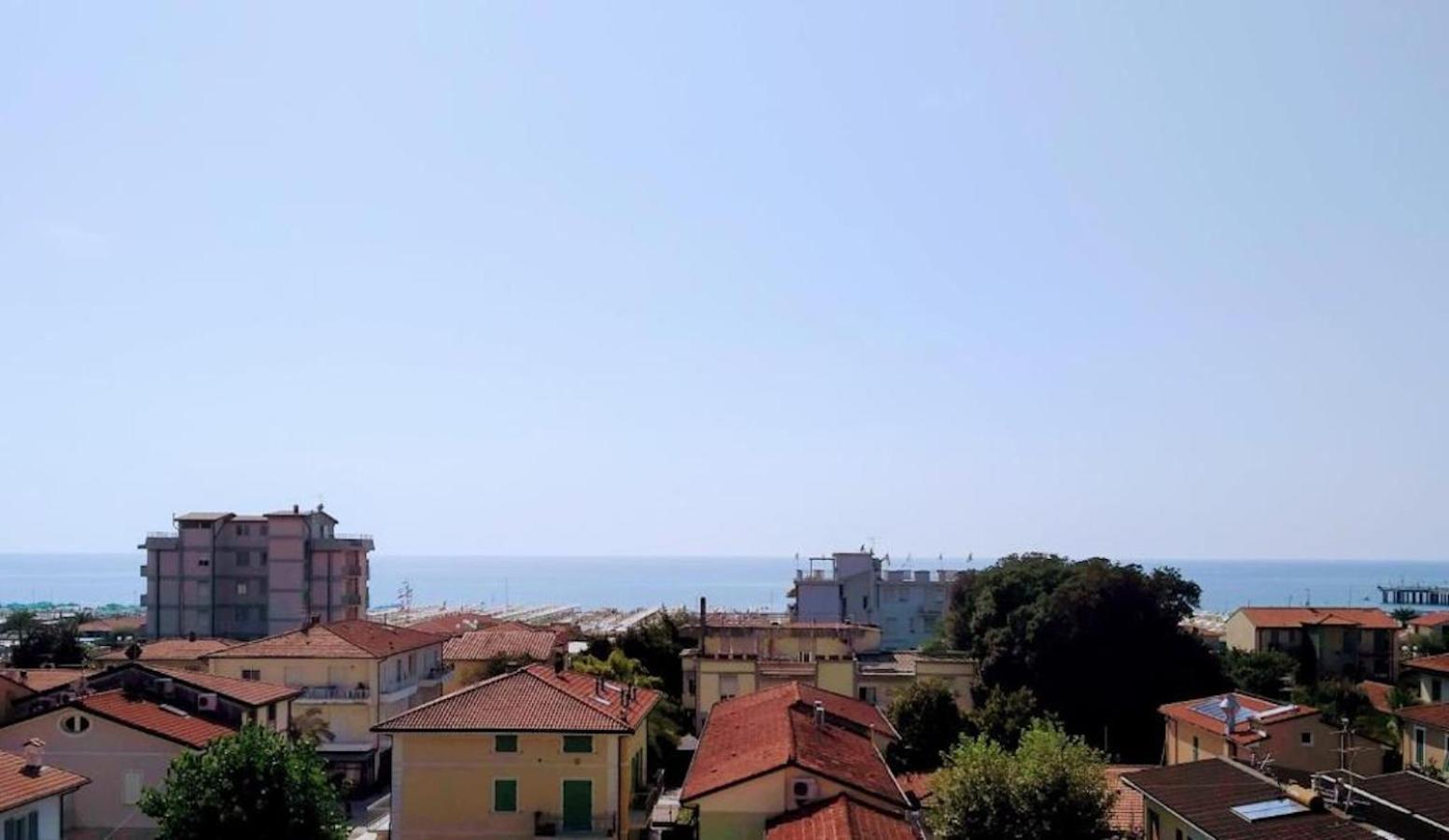 Hotel Villa Barsanti П'єтразанта Екстер'єр фото
